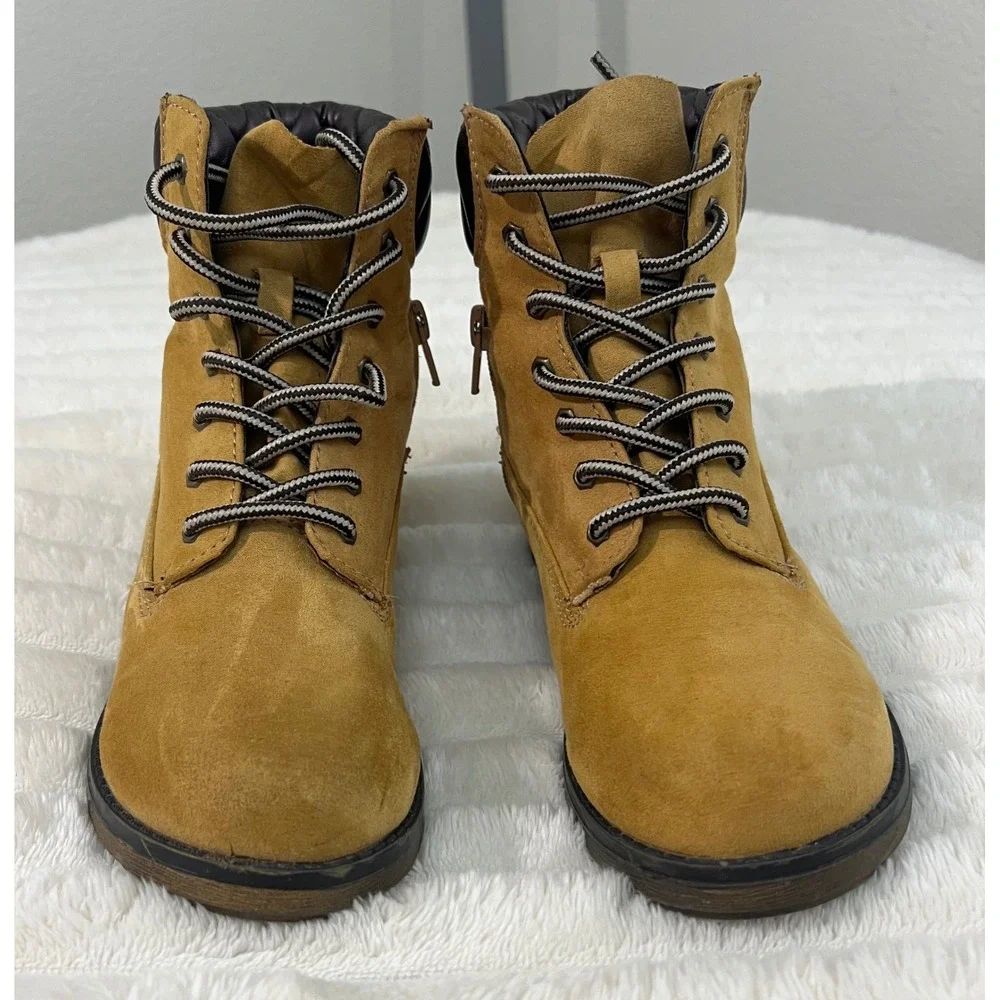 Stevies Girls Tan Faux Suede Quilted Collar Side Zip Combat Boots Size 3‎